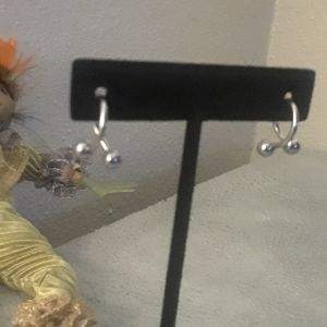 14 gag  stainless steel hoops with balls on the en